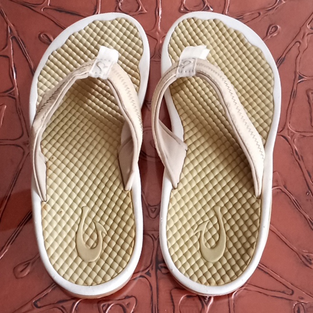 Olukia, Sandals / flip flops